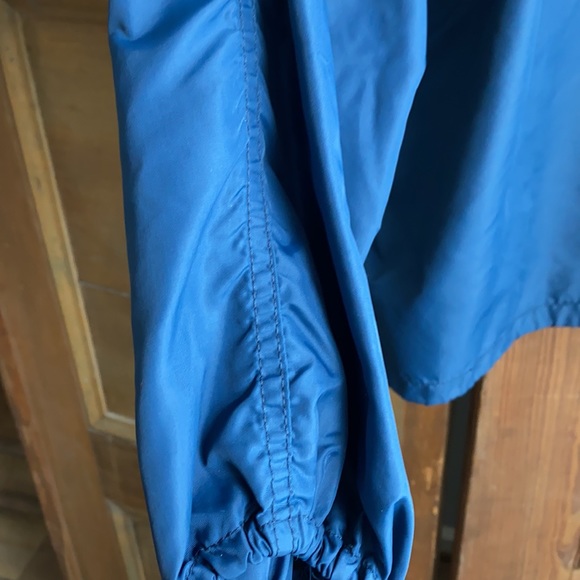 Vintage NC State University nylon jacket. - Picture 5 of 7